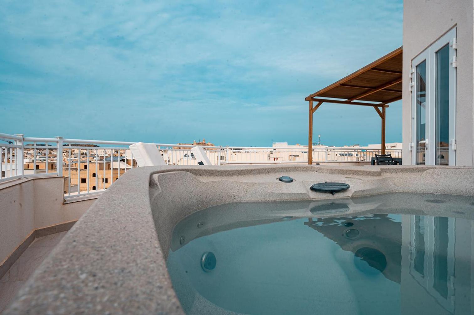 The Willows Penthouses With Jacuzzi Ghajn il-Kbira  Extérieur photo
